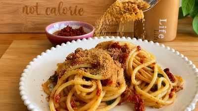 Pasta con Capuliato Siciliano e Mollica Atturrata: la Ricetta Tradizionale Siciliana