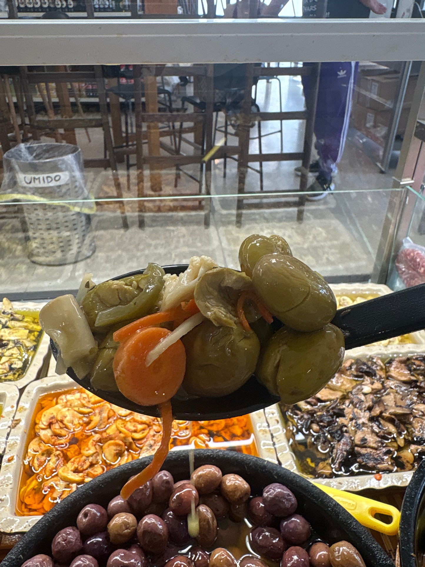 Olive Verdi Siciliane Sotto Olio – con nocciolo